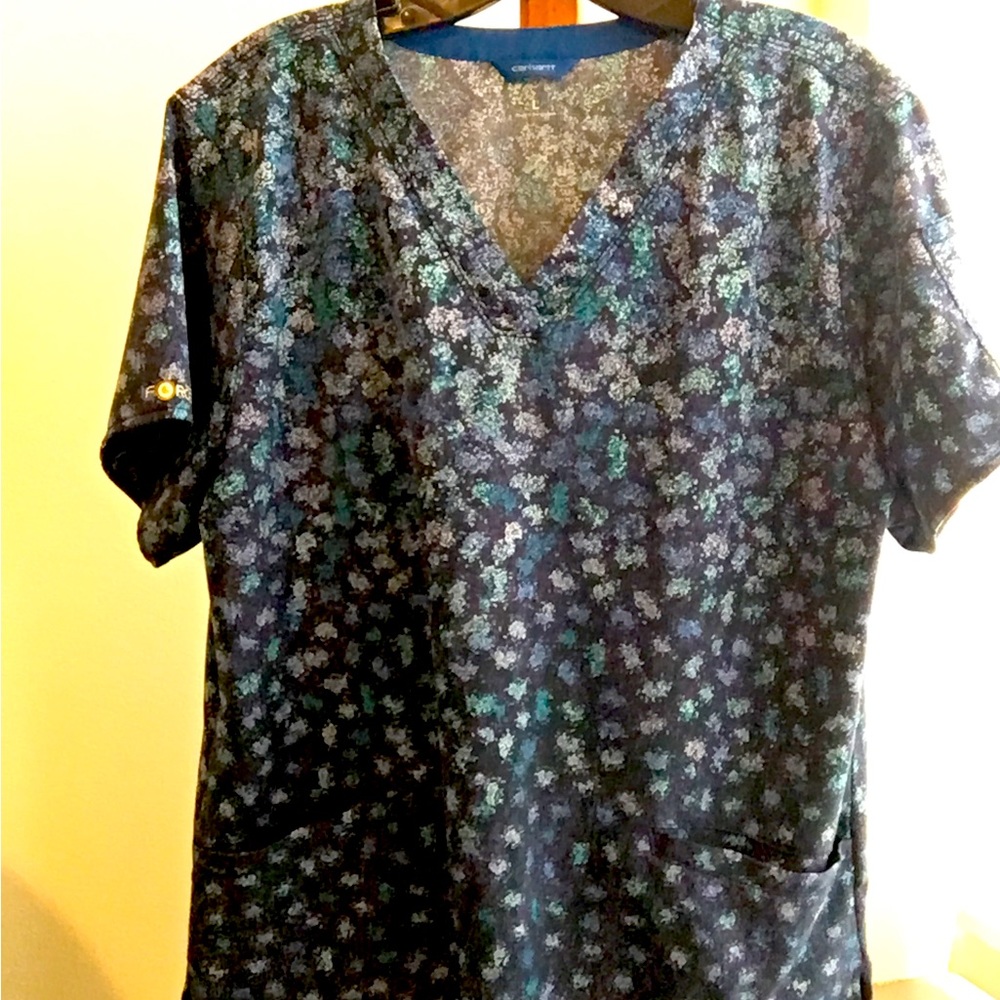 VGUC Carhartt Force scrub top. Size Large.
